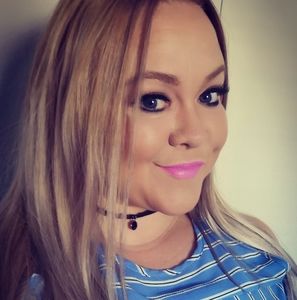 Meet your Posher, Hania